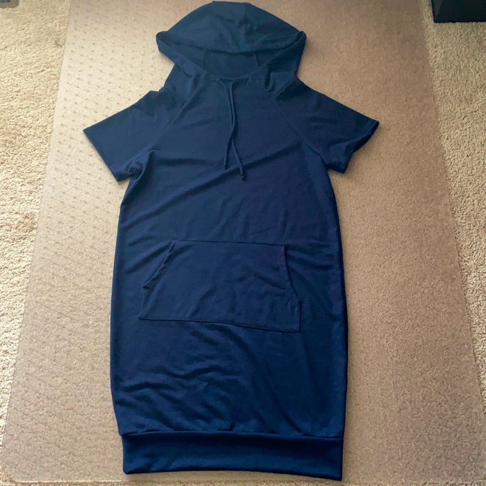 NWOT Brigitte Brianna Hoodie Dress - Size Small